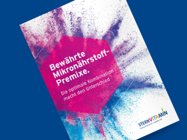 Broschüre mit Text „Bewährte Mikronährstoff-Premixe. Die optimale Kombination macht den Unterschied.".