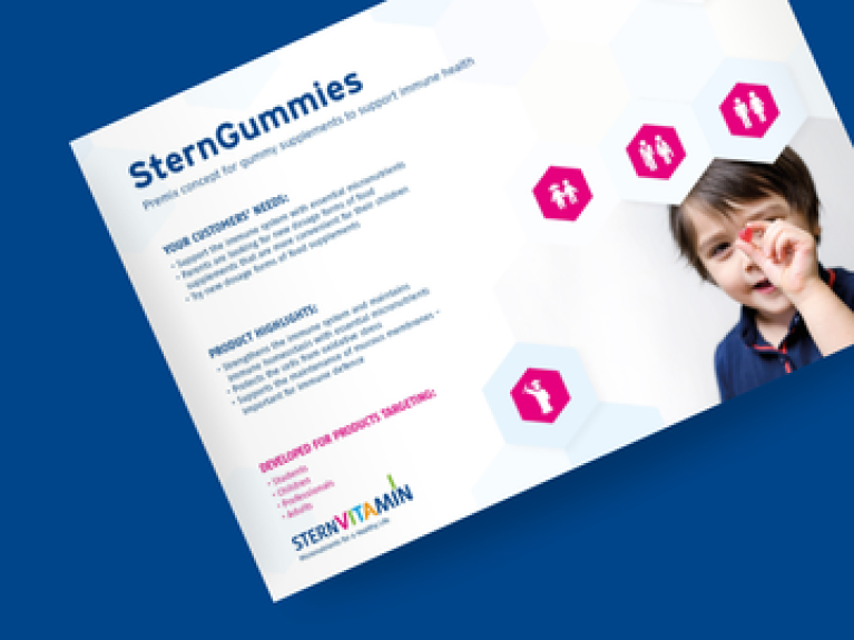 Werbebroschüre für SternGummies neben einem Kind, das eine Handbewegung macht. Symbolicons im Hintergrund.