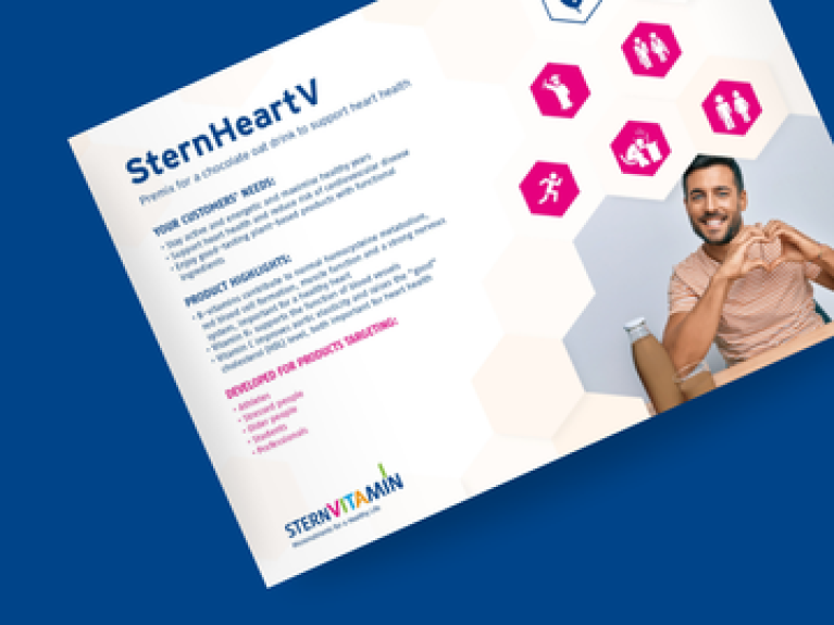 Prospekt „SternHeartV“ mit Person in Freizeitkleidung, Icons in Sechsecken und Produktinformationen.