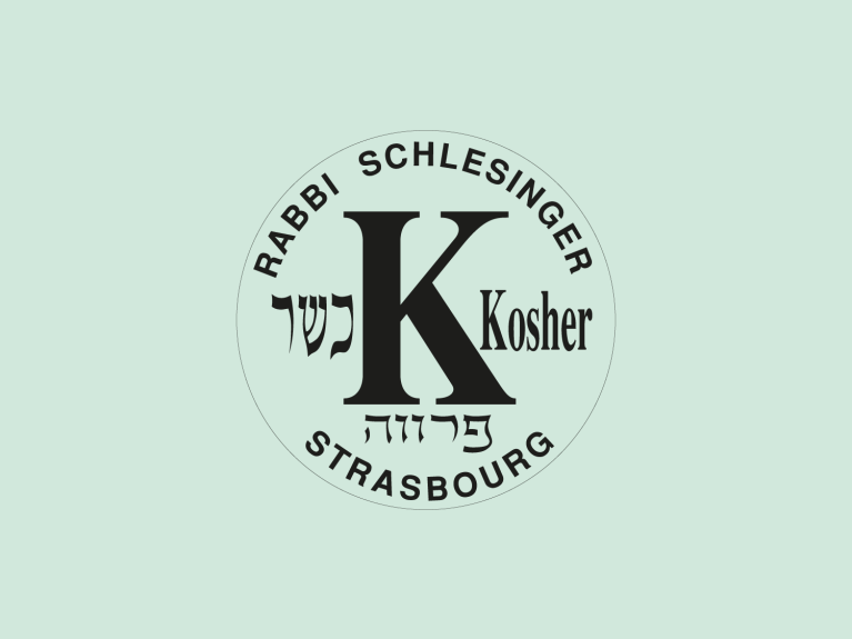 Kosher-Zertifikatslogo mit hebräischen Schriftzeichen und Text „Rabbi Schlesinger Strasbourg“.